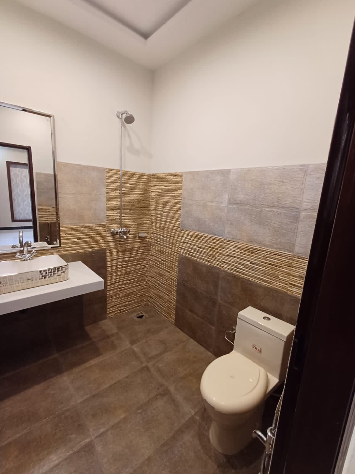 da4b04d4-b051-494e-be9d-37d4a4342dcd